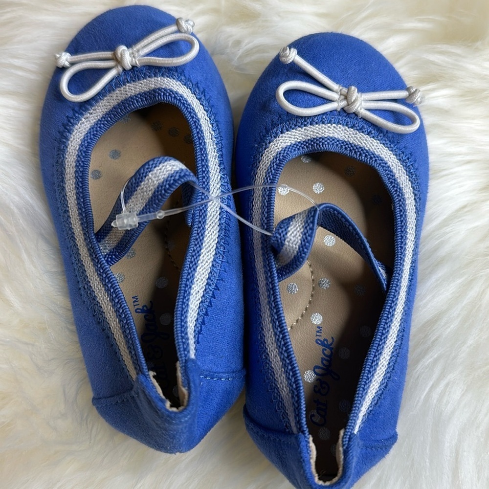 5T Cat&jack blue and white slide flats brand new